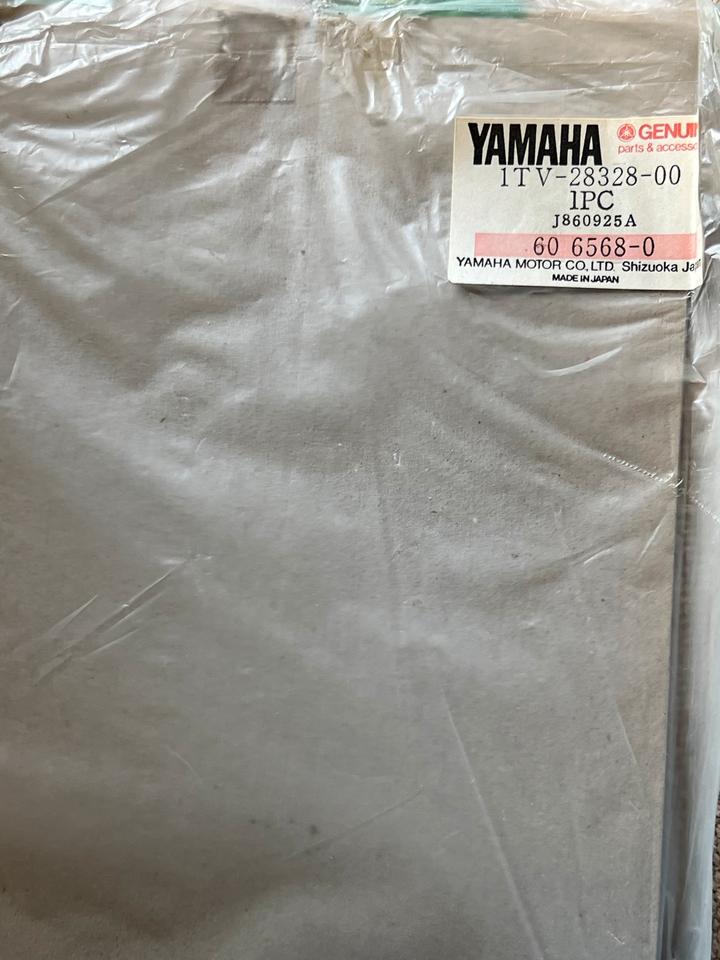 Yamaha FZ 750 Aufkleber 1TV-28328-00 neu Orginal