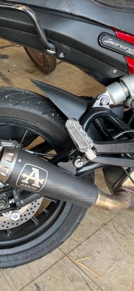 Benelli lenocini arrow Auspuff 180€