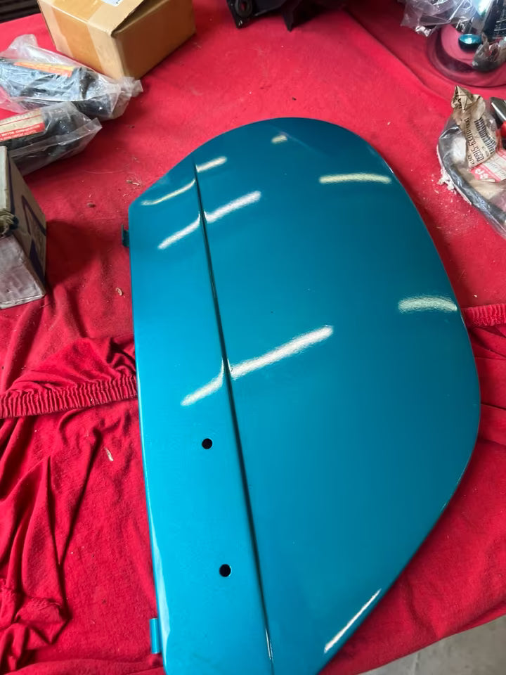 Vespa PK Seitendeckel links – neu (Piaggio 234515)