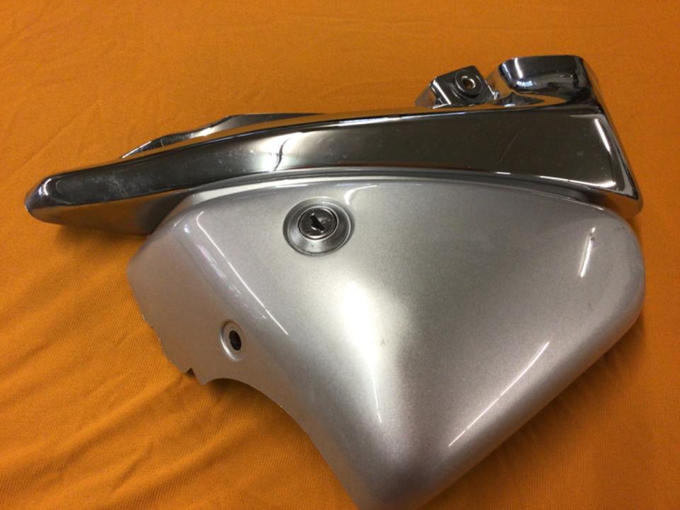 Suzuki intruder 125 VL 125 Verkleidung rechts Sitzverkleidung 50€