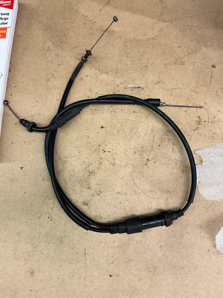 Honda nsr 125 jc 22 gaszug komplett 20€
