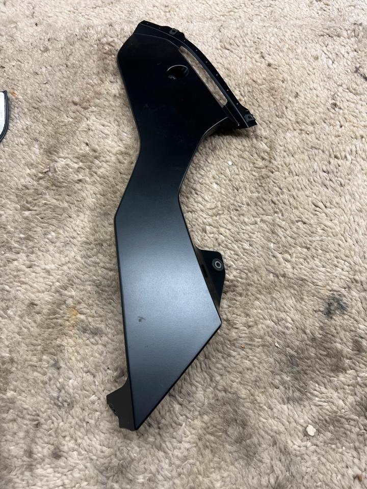 Yamaha r6 rj27 BN6-28385-00 100€ Verkleidung