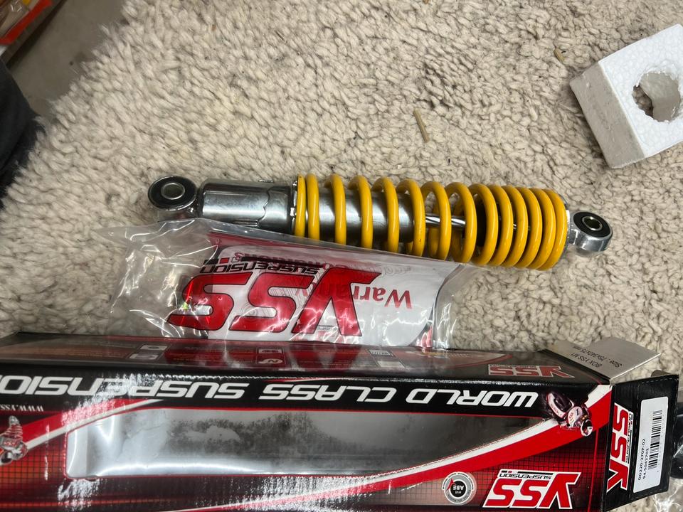 Stoßdämpfer YSS je 25€ neu