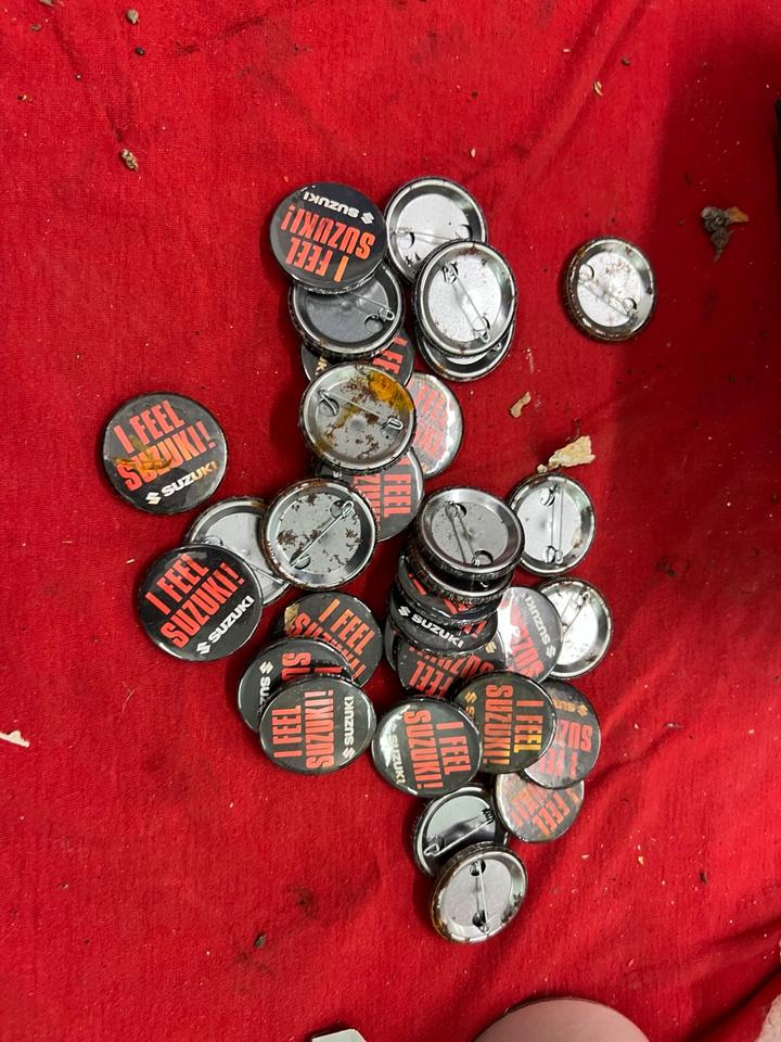 Suzuki anstecker Button alles 10€