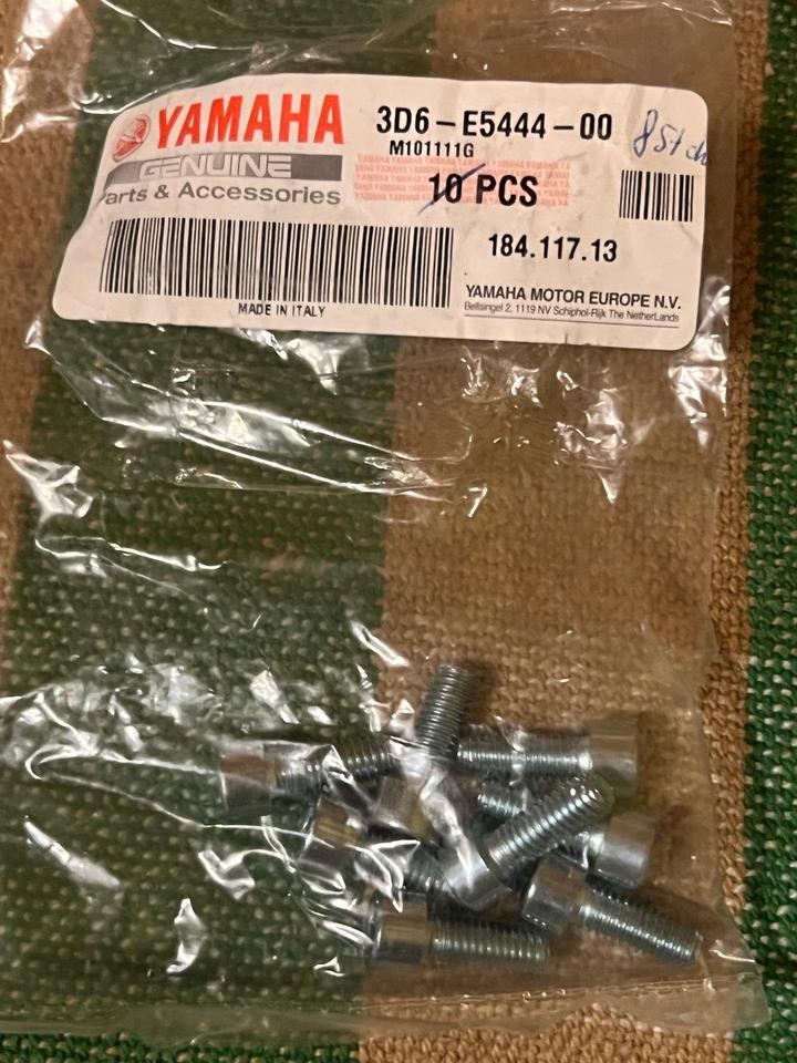 Yamaha XT 125 Schraube 3D6-E5444-00