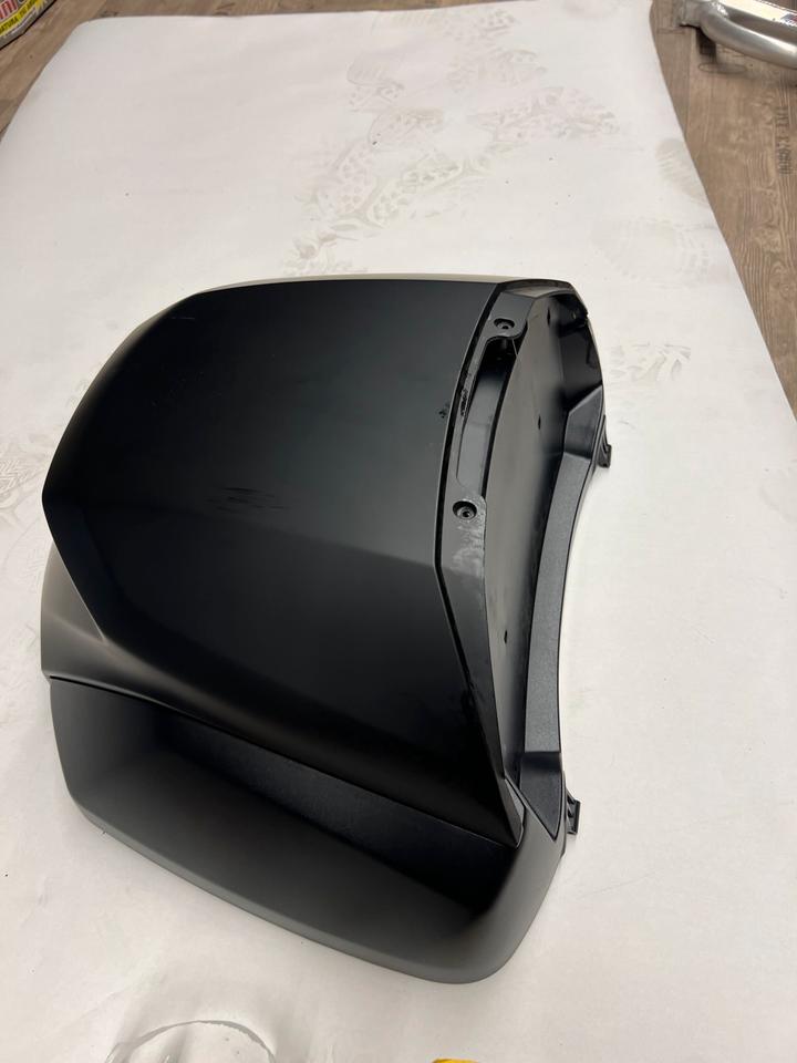 Peugeot metropolis 125- 400 Koffer Klappe 1179812800 2004642600