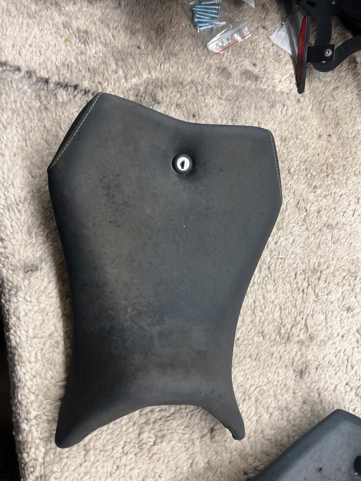 Yamaha YZF 125 Fahrer Sitz 5D7-F4710
