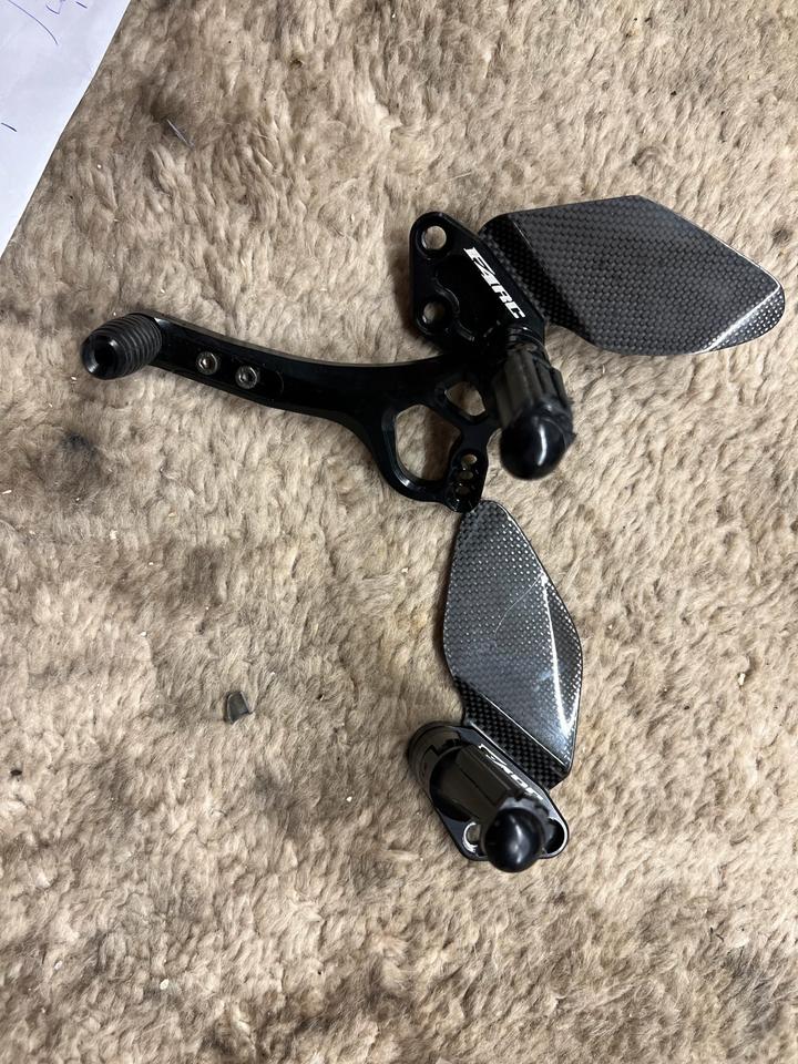 Mv Agusta F4 rc Fußrasten Anlage. F4 neu 180€