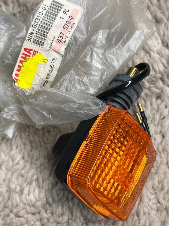 Yamaha DT125 Blinker vorne 3BN-83310-01 neu