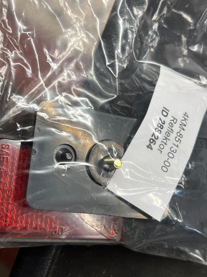 Yamaha XJ 900 Rückstrahler neu 4KM-85130-00