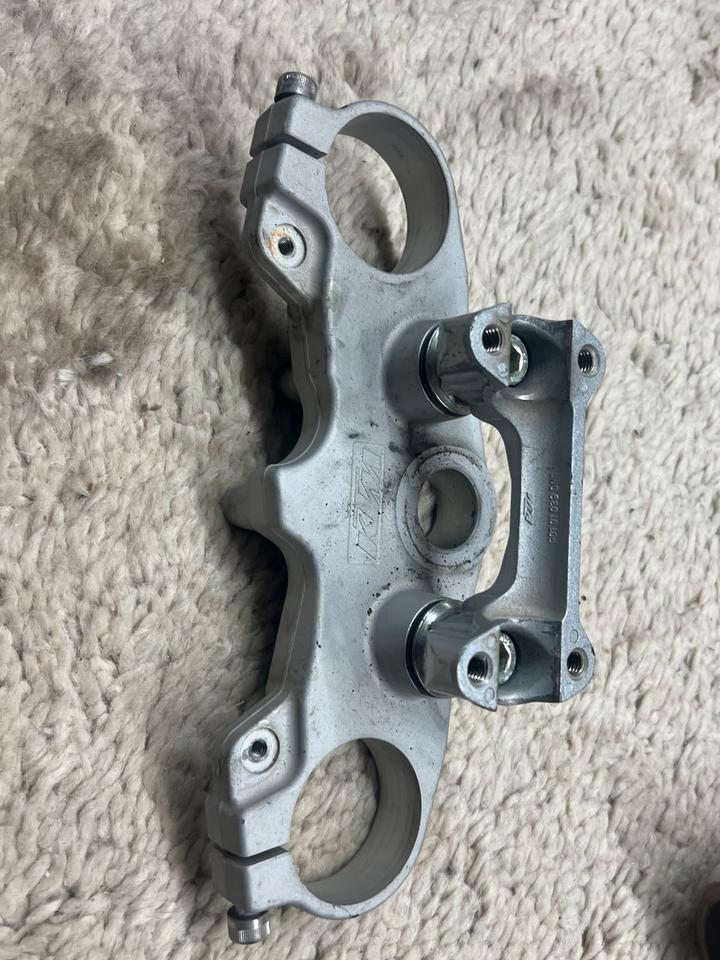 Ktm rc 125 gabelbrücke top 60€
