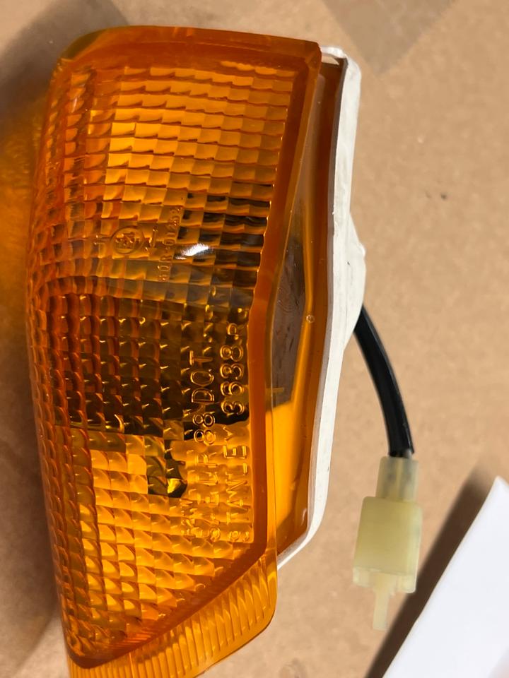 Kawasaki zzr 1100 Blinker hinten rechts neu 15€