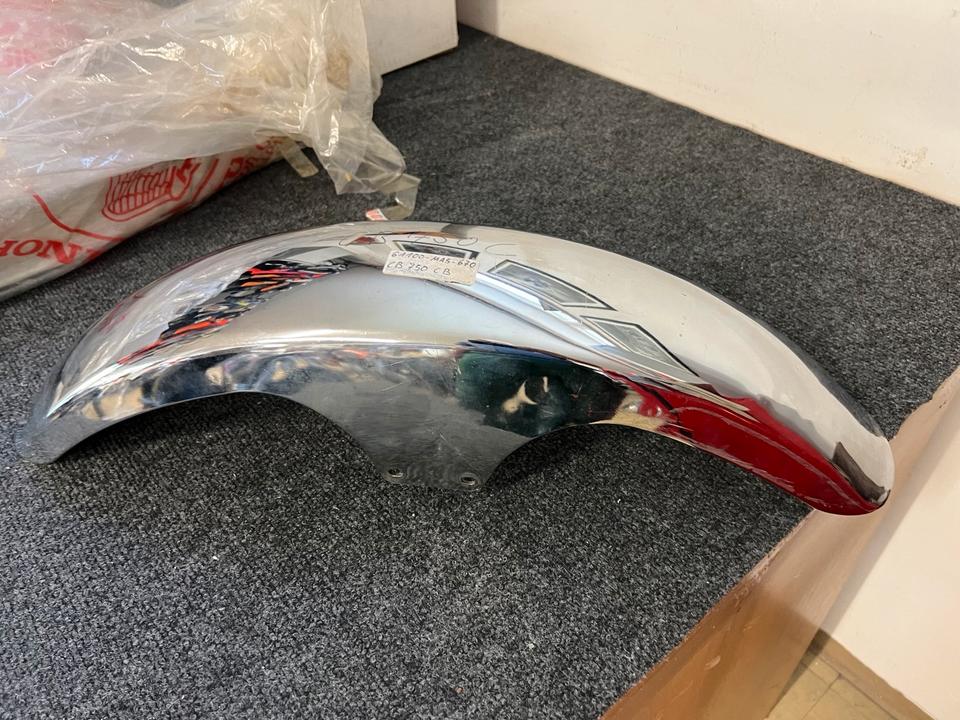 Honda cb 750 c kotflügel 61100-MA5-670 60€