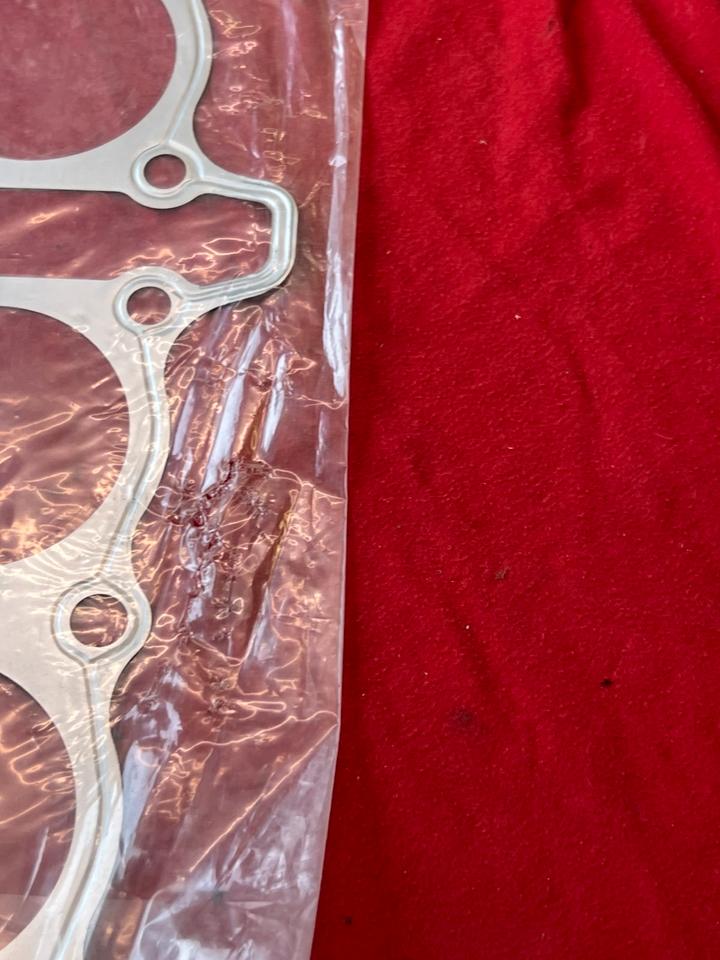 Suzuki gsx 750 Zylinder Fußdichtung 11241-31305