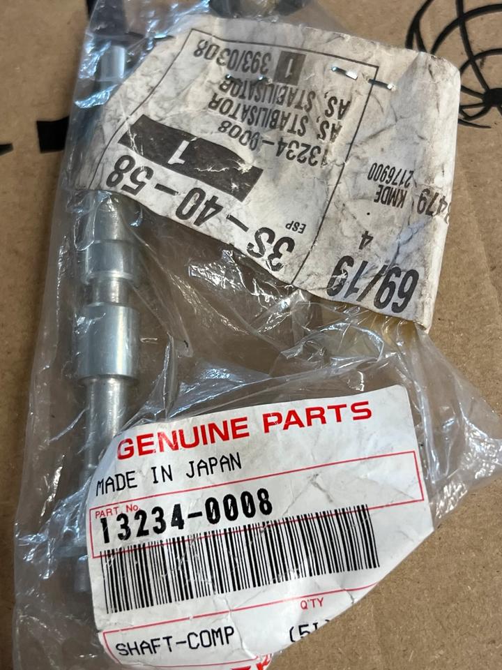 Kawasaki KX 85 13234-0008 Welle Auslass shaft Pump