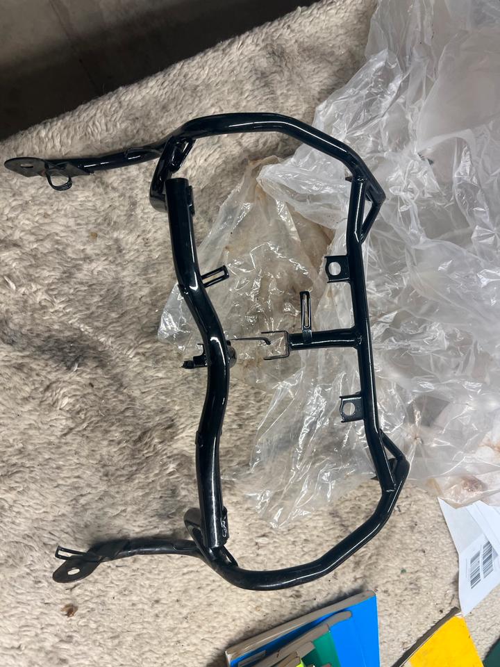 Suzuki GSXR 1100 1992 Verkleidungshalter neu 94510-41600-000