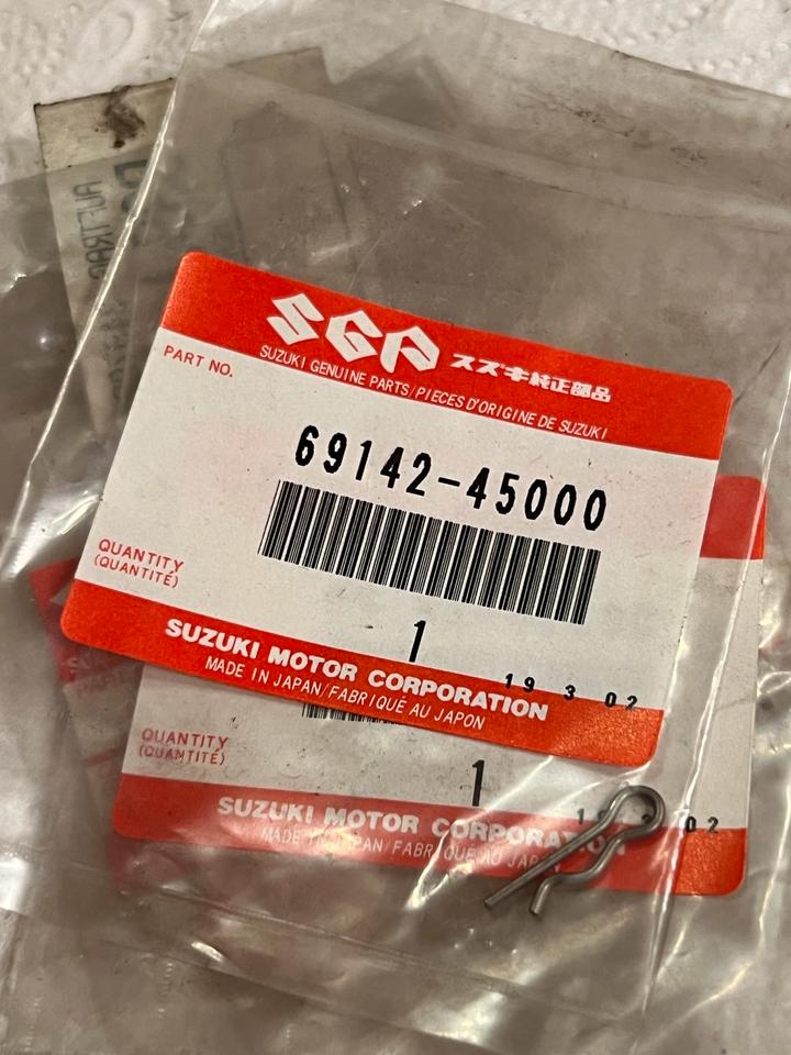 Suzuki FEDERSPLINT 69142-4500 Bremssattel