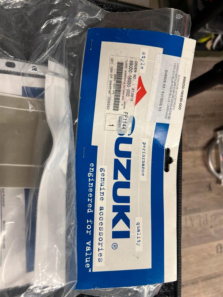 Suzuki SV 650 SV 1000 Flügel Windschild 990D0-16G50-000 neu