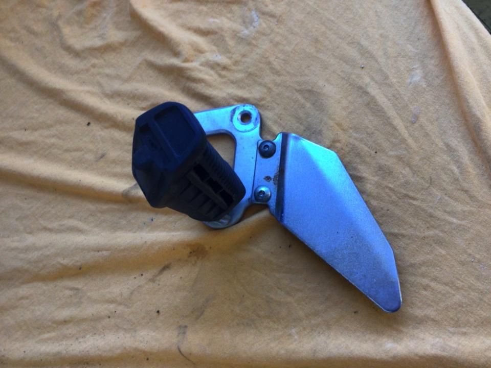 Fussrasten links Suzuki GS500 egm51b