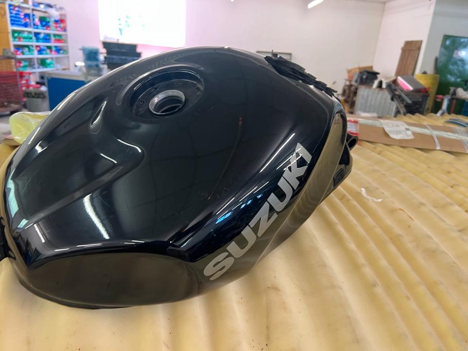 Suzuki TL 1000 S Tank 44100-02FOX-33J neuwertig 330€