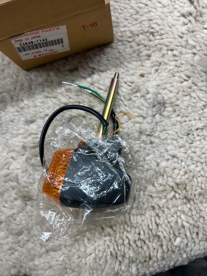 Kawasaki gpz 500 Blinker hinten original neu 23040-1142