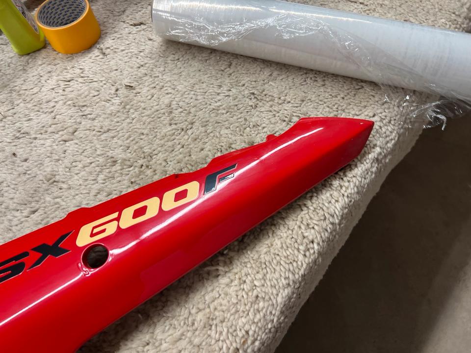 Suzuki gsxrf 600 Verkleidung hinten links neuwertig 40€