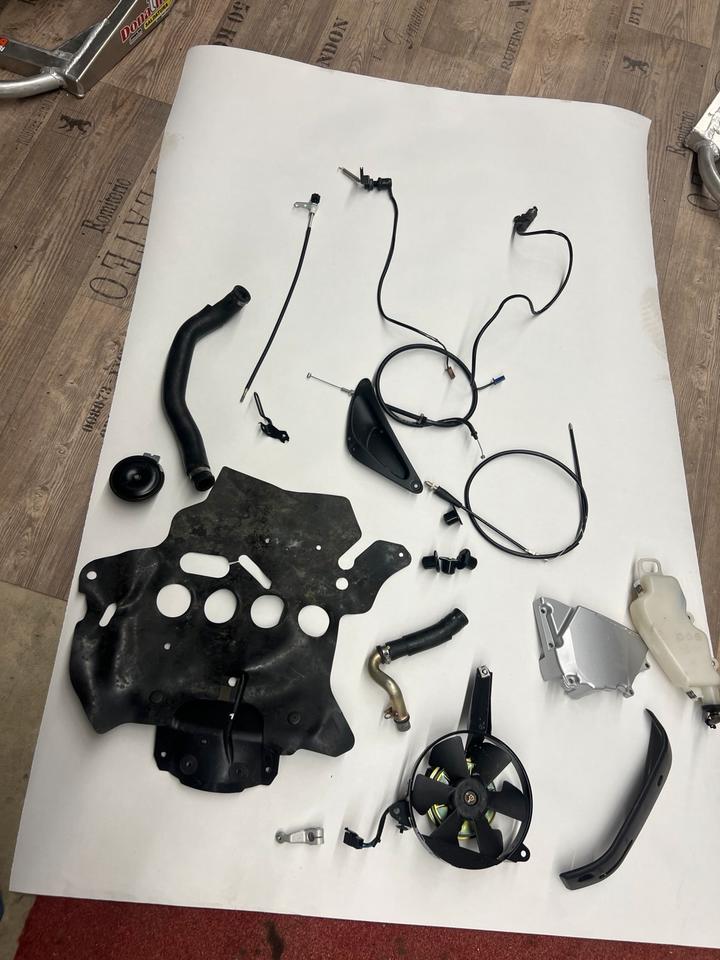 Yamaha R6 RJ03 Verkleidung schalter gaszug