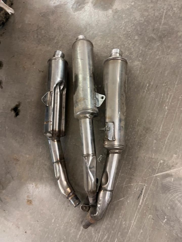 Suzuki gsxr 750 1100 Auspuff je 20€