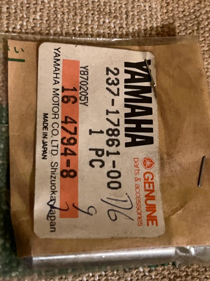 Yamaha 237-17861-001 Bolzen 8€