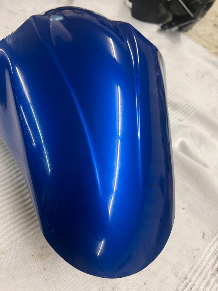 Kotflügl vorne Yamaha r6 typ rj03 top Zustand 80€