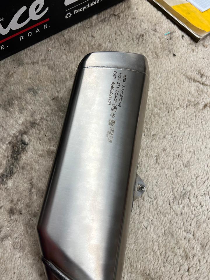 Husqvarna 701 Auspuff Orginal 80€