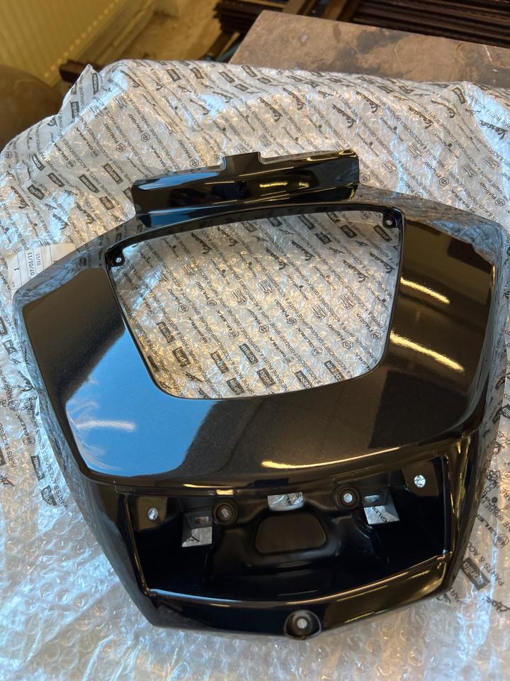 Piaggio MP 3 Verkleidung Front Nase 655795 neu