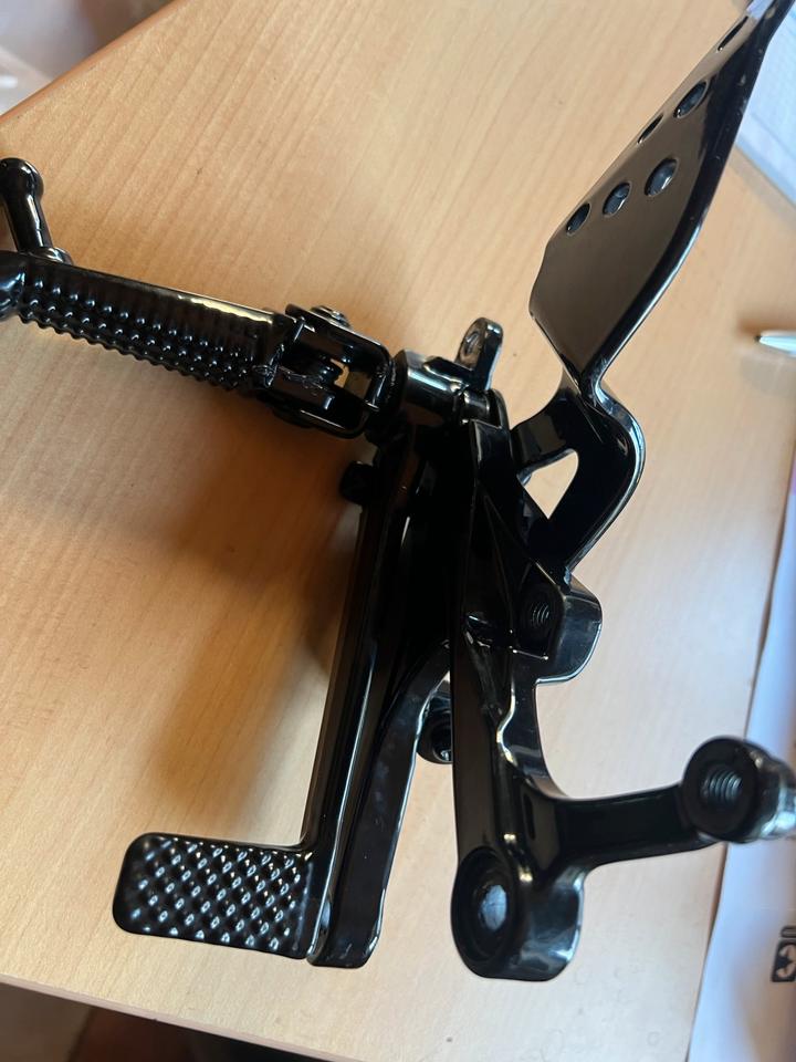 Fußrasten links mit Hebel Yamaha r6 typ rj03 65€