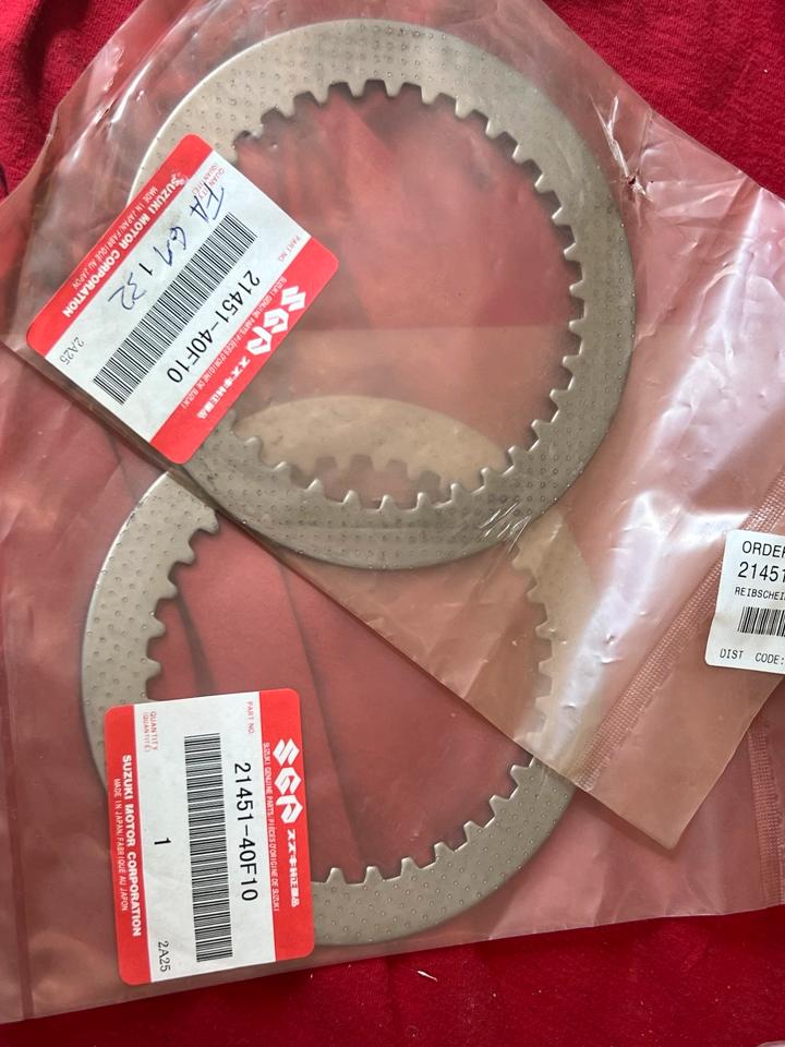 Suzuki GSXR 1000 K1 Kupplung 21451-40F10-000 2 Stück