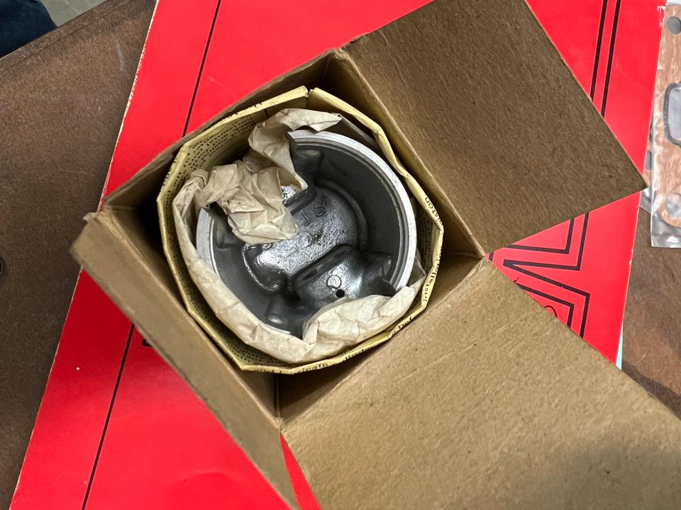 Suzuki GT 250 wiseco Kolben neu 90€