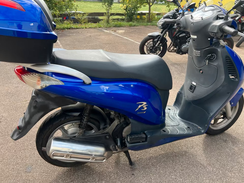 Honda PS 125 scooter