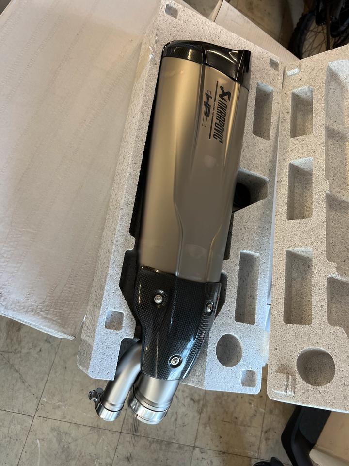 Bmw s 1000 rr Auspuff BMW 77 11 8 526 079 Akrapovic