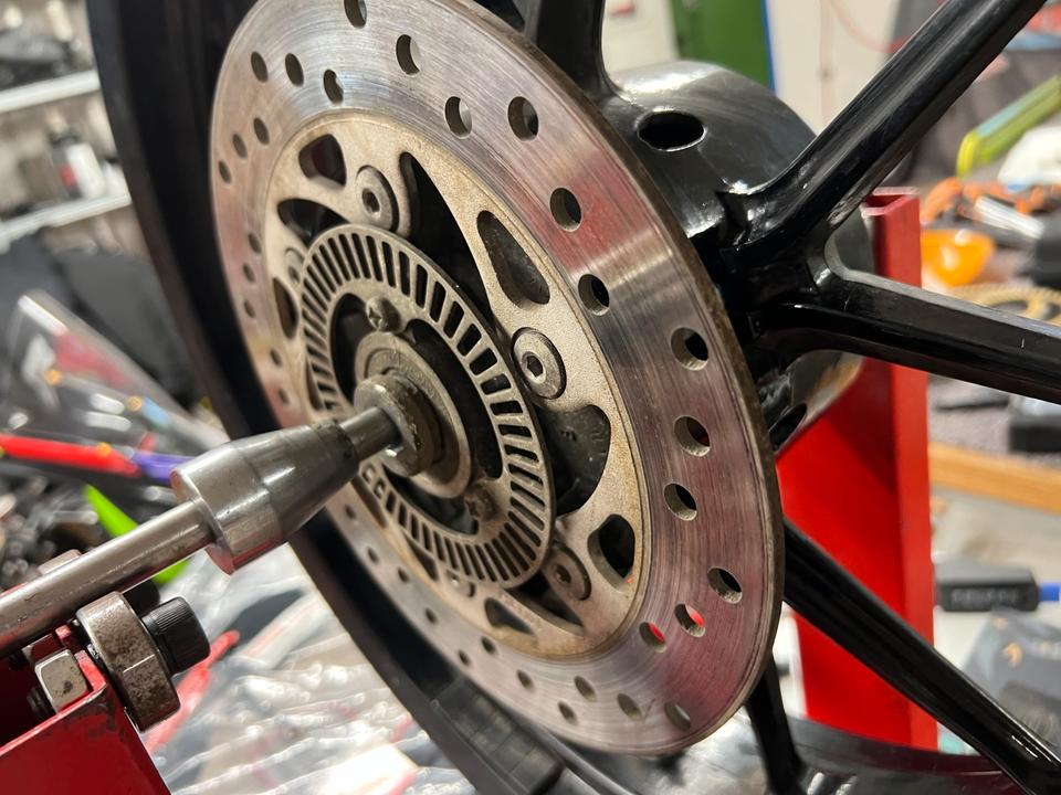 Ktm Duke 125 Felge hinten 4.00x17 mit Scheibe und Ring