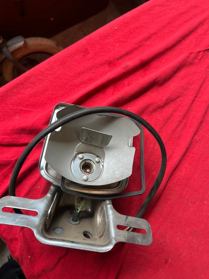 Suzuki GN 250 Rücklicht Halter neu 60€ 35710-16