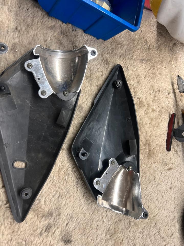 Suzuki Bandit 600 Abdeckung Verkleidung vergaser links rechte