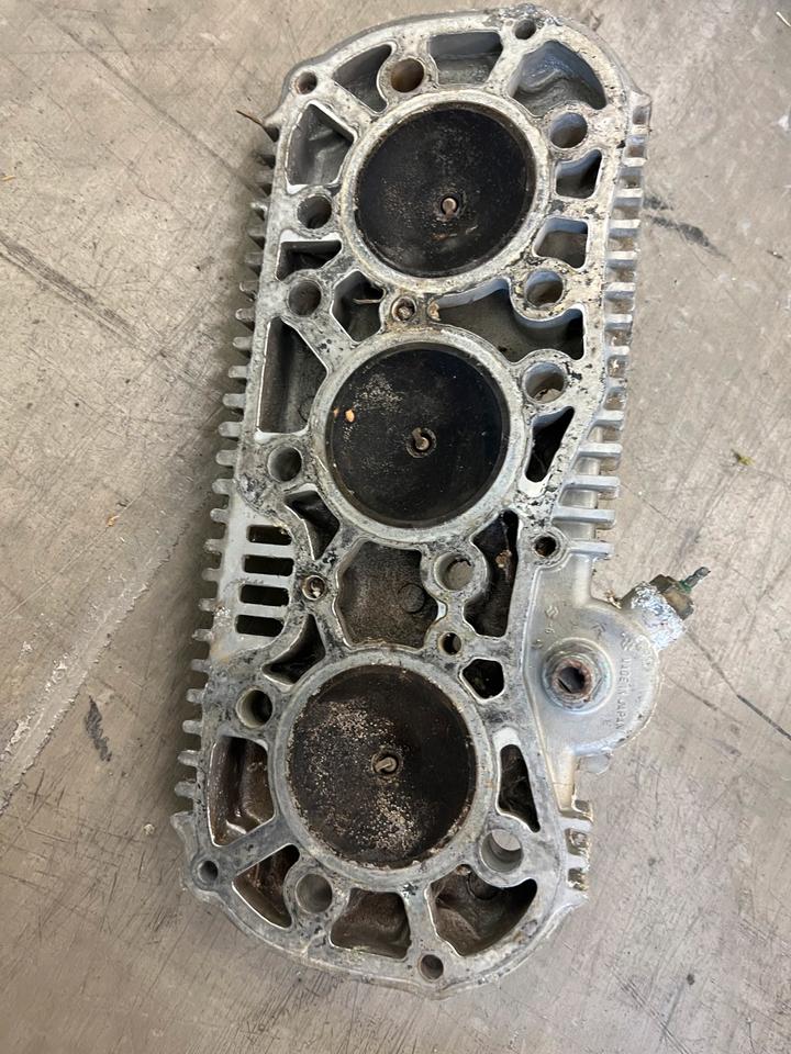 Suzuki GT 750 Zylinderkopf 100€