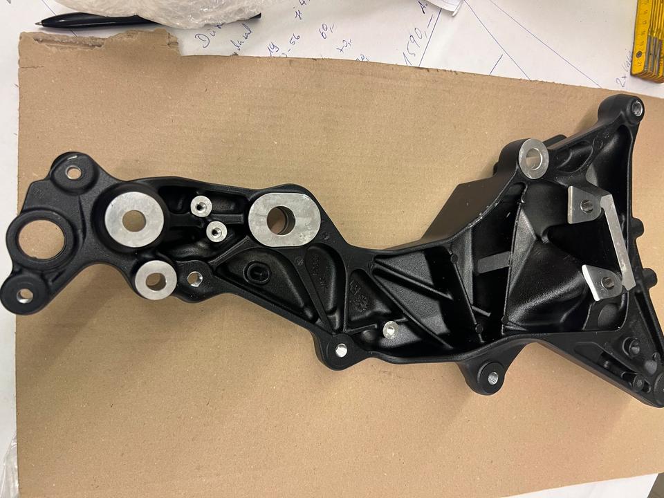 MV Agusta Rivale 800 Rahmen Seiten Teil Alu 40€
