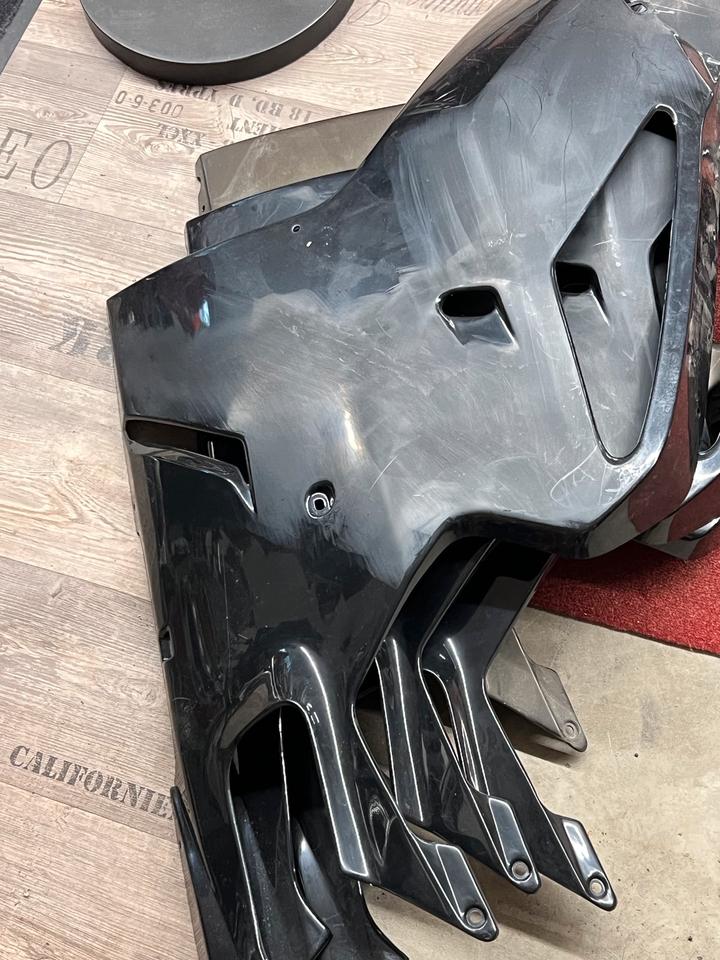 Aprilia rsv 1000 Factory Verkleidung links Orginal je 70€