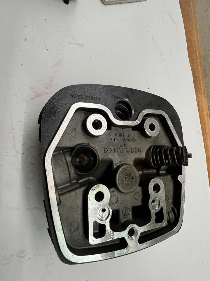 Moto Guzzi V 85 Zylinderkopf 110€