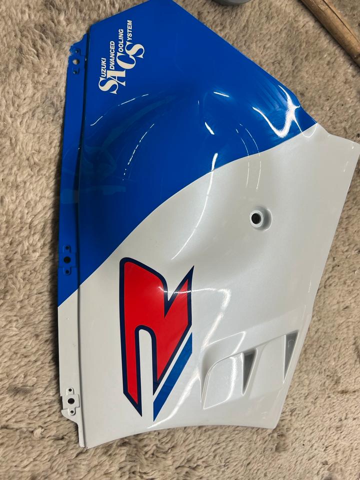 Suzuki gsxr Verkleidung neu Suzuki 94481-17C0A 300€