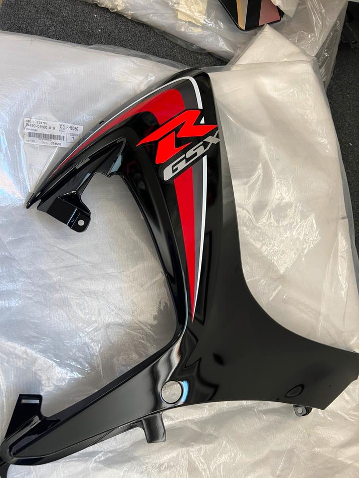 Suzuki gsxr 600 K7 Verkleidung rechts neu 94490-01H00-019