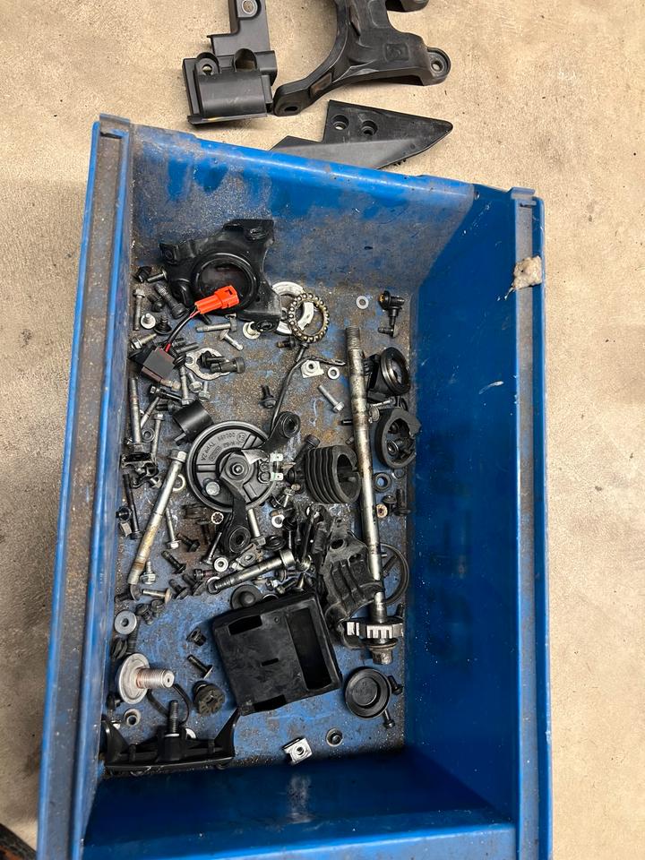 Ktm rc 125 schraubensatz zündspule Verkleidung alles 30€ zusammen