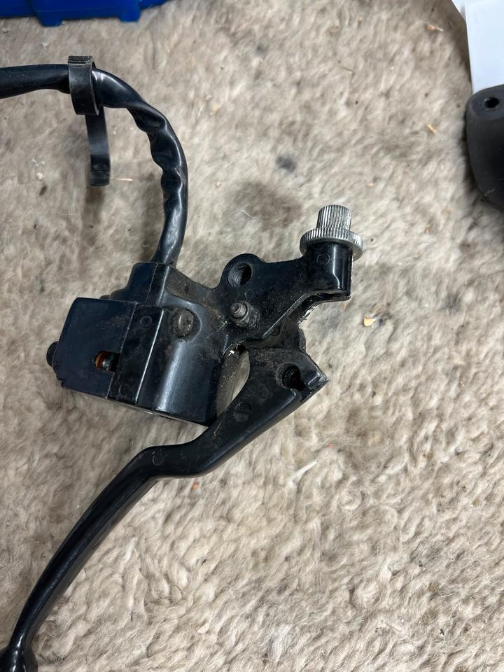 Suzuki GN 125 lenkerschalter links Kupplungshebel 40€