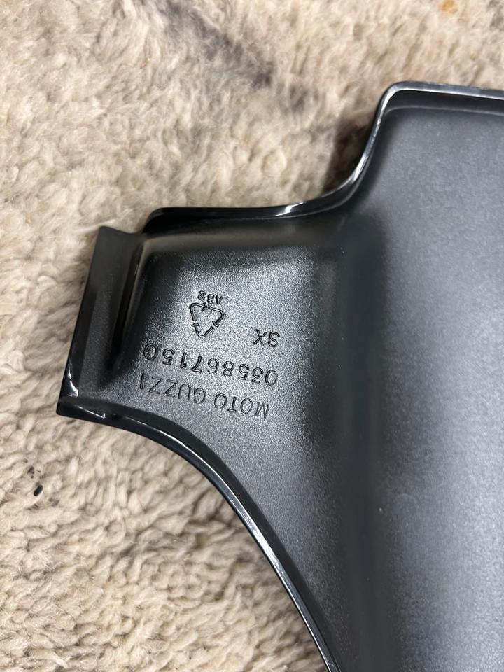 Moto Guzzi California seitendeckel 035867150 neu