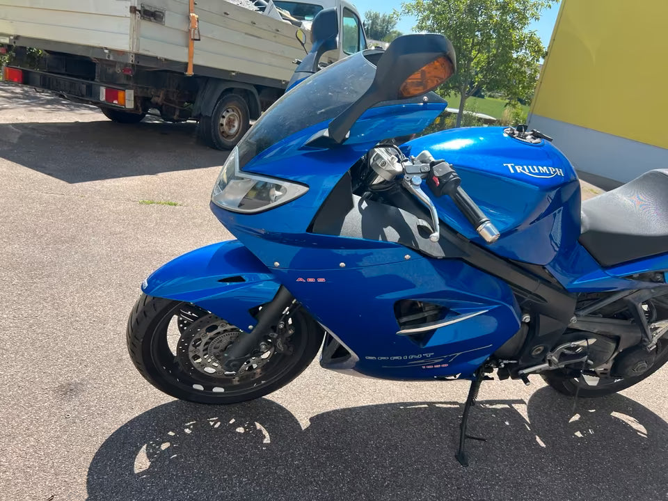 Triumph Sprint 1050 ST – Accident damaged vehicle